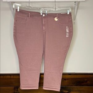 NWT Lane Bryant Mauve Girlfriend Flex Cropped Pants- 28